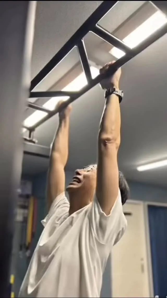 「懸垂（プルアップ）」は…